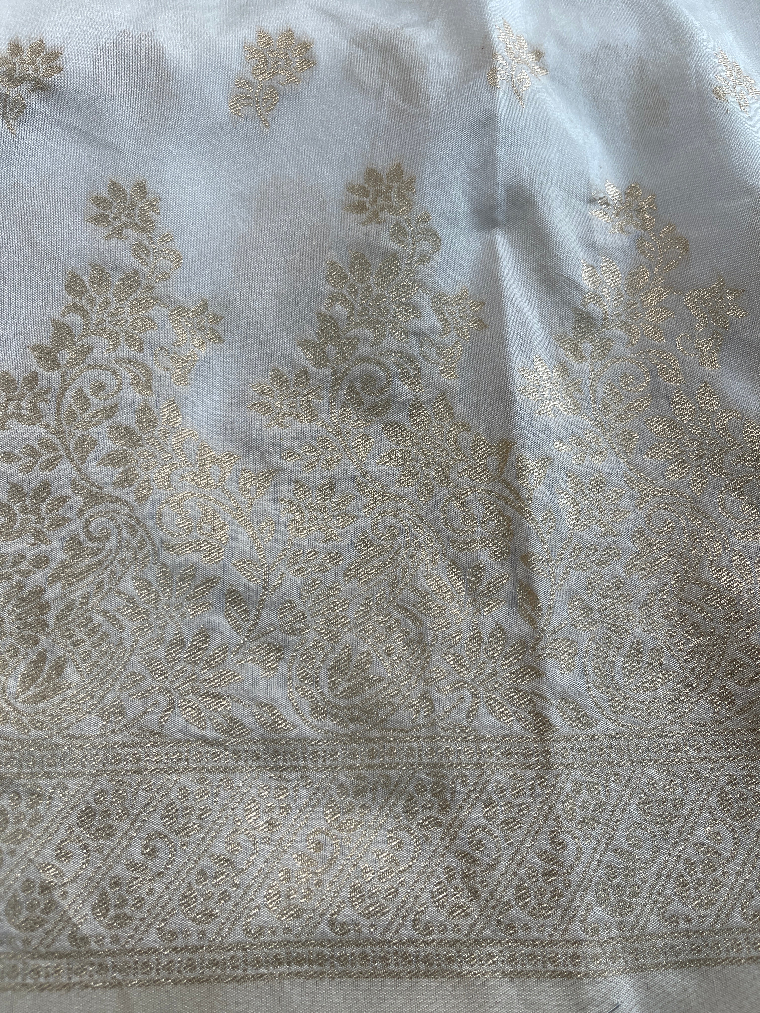 Dola With Heavy Golden Boarder